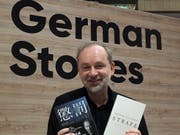 Der deutsche Autor Ferdinand von Schirach: Zu einer Untersuchung über die Beteiligung seines Grossvaters, des NSDAP-Spitzenfunktionärs Baldur von Schirach, sagt er, es sei Zeit, dass die Nachfahren früherer NS-Funktionäre Raubkunst in ihrem Besitz offen legten. (Bild: KEYSTONE/EPA/DAVID CHANG)