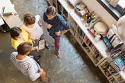 Die Arbeit im Team erfordert Kommunikationsfähigkeit, eine kooperative Grundeinstellung und die Bereitschaft, einander zu vertrauen. (Bild: Getty)