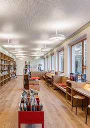 Die Bibliothek präsentiert sich alt und modern zugleich.