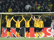 Den definitiven Jubel würden die YB-Fans am liebsten im eigenen Stadion erleben (Bild: Keystone/ANTHONY ANEX)