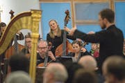 Das Baarer Kammerorchester spielte in der Kirche St. Thomas in Inwil. (Bild: Maria Schmid, Baar, 13. April 2019)
