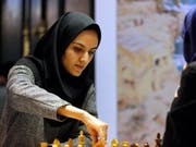 Im Iran müssen Frauen in der Öffentlichkeit ein Kopftuch tragen. Bild von der Schach-Weltmeisterschaft der Frauen 2017 in der Hauptstadt Teheran. (Bild: KEYSTONE/EPA/ABEDIN TAHERKENAREH)