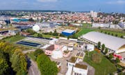 Die Kläranlage Romanshorn neben dem Eissportzentrum Oberthurgau (links). (Bild: PD)