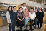 Vorstand des Musikvereins Balgach (vorne von links): Denise Kehl, Aktuarin und Vizepräsidentin; Denise Meier, Kassierin; Christine Schmidheiny, Präsidentin; Katja Gasser, Jugendmusikbetreuerin; Alexandra Metzler, Organisatorisches; Franziska Metzler, Noten-, Uniformen- und Materialverwalterin; Ramona Metzler, Jugendmusikbetreuerin; hinten: Roger Stäheli, Musikalisches. (Bild: pd)