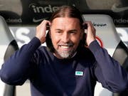 Martin Schmidt kommt in Augsburg mit seiner lockeren und offenen Art gut an (Bild: KEYSTONE/EPA/RONALD WITTEK)