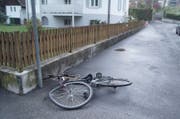 Das beschädigte Velo. (Bild: Zuger Polizei)
