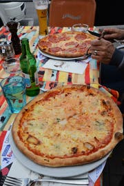 Man muss nicht bis Milano fahren: Auch in Locarno schmecken die Pizze wie in Bell'Italia. Vielleicht sind sie sogar noch ein wenig grösser...