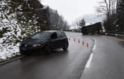 Das Auto des Unfallverursachers wurde ebenfalls beschädigt. (Bild: Kapo)