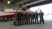 Die Mitglieder der Patrouille Suisse (von links): Nils Hämmerli («Jamie», Kommandant), Gunnar Jansen («Gandalf», Leader), Claudius Meier («Mac»), David Pereira («Pepe»), Martin Schär («Jaydee»), Lukas Mannini («Bigfoot», 2. Solist), Michael Duft («Püpi», 1. Solist). Bild: Hugo Bischof (Emmen, 15. April 2019)