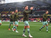 Granit Xhaka (im Vordergrund) gab nach gut zweiwöchiger Pause wegen einer Leistenverletzung sein Comeback bei Arsenal (Bild: KEYSTONE/EPA/NEIL HALL)