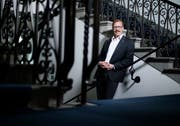 Der FDP-Regierungsrat Andreas Hostettler fühlt sich in seiner neuen Rolle wohl. (Bild: Stefan Kaiser, Zug, 11. April 2019)