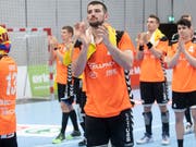 Lange Gesichter bei den Spielern der Kadetten Schaffhausen nach der Playoff-Startniederlage gegen den RTV Basel (Bild: KEYSTONE/MARCEL BIERI)