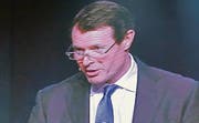 Verwaltungsratspräsident Guy Lachappelle an der Generalversammlung der regionalen Raiffeisenbank (RB) Rigi. (Bild: Josias Clavadetscher)