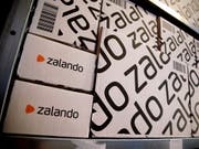 Zalando hat im renditeschwachen ersten Quartal die Anleger mit einem Gewinn positiv überrascht. (Bild: KEYSTONE/AP/MICHAEL SOHN)