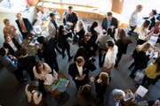 Studenten und Arbeitgeber knüpften am Sprungbrett-Event Kontakte. (Bild: PD)