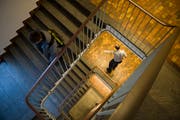 Hauswarte sollen nicht mehr für einfache Reinigungsarbeiten eingesetzt werden. (Bild: Michel Canonica)