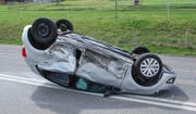 Das umgekippte Fahrzeug. (Bild: Luzerner Polizei)