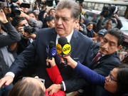 Die Justiz hatte zehn Tage Untersuchungshaft für Ex-Präsident García angeordnet - im Rahmen der Ermittlungen im Korruptionsskandal um den brasilianischen Baukonzern Odebrecht. García bestritt, Odebrecht-Geld angenommen zu haben. Bei seiner Verhaftung schoss er sich in den Kopf. (Bild von 2017) (Bild: KEYSTONE/EPA EFE/ERNESTO ARIAS)