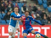 Für GC-Mittelfeldspieler Robin Kamber (links) ist die Saison zu Ende (Bild: KEYSTONE/GEORGIOS KEFALAS)