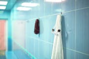 Ein 21-jähriger Schweizer hat illegal Buben in der Umkleidekabine gefilmt. (Symbolbild: Getty)