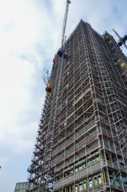 Eindrückliche Perspektive: Blick von unten auf die «Aglaya»-Baustelle. (Bild: Rahel Hug, Rotkreuz, 12. April 2019)