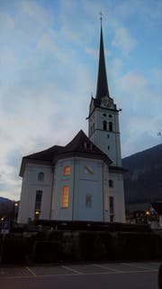 Kirche von Alpnach im Abendlicht. (Bild: Markus von Rotz, 23. März 2018)