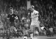 Günter Nasdalla (links) in seinem einzigen Spiel für den FC Bayern München beim 0:0 gegen Fortuna Düsseldorf. (Bild: Imago/27. August 1966)
