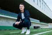 Fühlt sich auf dem Krienser Kunstrasen wohl: Simon Enzler. (Bild: Dominik Wunderli (Kriens, 18. April 2019))