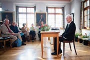 Helen Meier liest anlässlich ihres 90. Geburtstages aus ihrem neuen Buch. (Bild: Gian Ehrenzeller/Keystone)