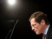 Nationalrat Roger Köppel soll in den Ständerat. Die Zürcher SVP hat am Dienstagabend seine Kandidatur gutgeheissen. (Bild: KEYSTONE/GIAN EHRENZELLER)
