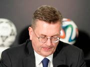 Reinhard Grindel tritt zurück - kein DFB-Präsident vor ihm hielt sich weniger lang im Amt (Bild: KEYSTONE/EPA/RONALD WITTEK)