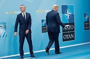 Angespanntes Verhältnis: Nato-Generalsekretär Jens Stoltenberg (links) und US-Präsident Donald Trump. (Bild: Pablo Martinez Monsivais/AP (Brüssel, 11. Juli 2018))