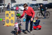 Auf dem Marktplatz fand sich auch ein Geschicklichkeitsparcours. (Bild: PD)