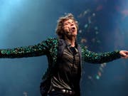 Mick Jagger muss sich nach der Absage mehrerer Konzerte nunmehr einer Herzoperation am Freitag unterziehen. (Bild: KEYSTONE/EPA/FACUNDO ARRIZABALAGA)