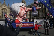 Brexit-Gegner protestieren am 1. April 2019 vor dem Parlamentsgebäude in London. (Bild: Dan Kitwood/Getty)