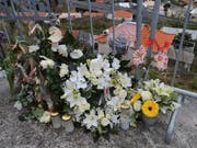 Deutsche Touristen, die bei einem Busunfall auf Madeira verletzt wurden, werden mit einem Flugzeug der Bundeswehr nach Deutschland geflogen. (Bild: KEYSTONE/AP/ARMANDO FRANCA)