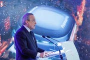 epa07480155 Real Madrid's President Florentino Perez delivers a speech during the presentation of remodeling project of Santiago Bernabeu Stadium in Madrid, Spain, 02 April 2019. The remodeling of the stadium and its surroundings will affects an area of 82,807 square meters. EPA/Emilio Naranjo