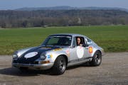 Kristiane Vietze am Steuer ihres Porsche ST, mit dem sie am Rennen startet. (Bild: pd)