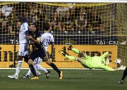 Tranquillo Barnetta trifft gegen Montreal Impact. (Bild: AP Photo/Michael Perez)