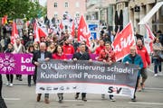 Am 1. Mai geht traditionellerweise die Arbeiterschaft mit ihren Forderungen auf die Strasse - auch in St.Gallen. (Bild: Ralph Ribi - 1. Mai 2018)