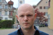 Raphael Zuber von der ARGE Zuber, Schifferli, Ferrari, Gartmann, Melliger, Gewinner des Projektwettbewerbs für das neue Gossauer Hallenbad. Bild: Johannes Wey, 23.4.2019