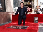 Enthüllte seinen Stern auf dem «Walk of Fame» in Hollywood: US-Komiker Seth MacFarlane. (Bild: KEYSTONE/EPA/ETIENNE LAURENT)