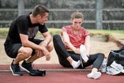 Lea Sprunger kann sich ein Athletenleben ohne Laurent Meuwly nicht vorstellen. (Bild: Jean-Christophe Bott/Keystone (La Chaux-de-Fonds, 1. Juli )
