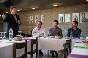 Geschäftsführender Direktor Werner Signer, Operndirektor Peter Heilker, Tanzchef Kinsun Chan und Schauspieldirektor Jonas Knecht. (Bild: Adriana Ortiz Cardozo)