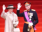 Luxemburger können sich nächste Woche vom verstorbenen Alt-Grossherzog Jean (im Bild mit Grossherzogin Josephine-Charlotte) verabschieden. Das Staatsbegräbnis findet am 4. Mai statt. (Bild: KEYSTONE/AP/DUSAN VRANIC)