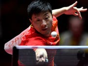 Der Weltranglisten-Erste Fan Zhendong ist an den Tischtennis-WM in den Achtelfinals gescheitert (Bild: KEYSTONE/EPA/SASCHA STEINBACH)