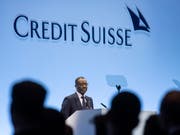 Viele Kleinaktionäre an GV der Credit Suisse - Löhne und Boni kritisiert. (Bild: KEYSTONE/ENNIO LEANZA)