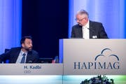 CEO Hassan Kadbi (links) und VR-Präsident Giatgen Peder Fontana in der Waldmannhalle in Baar. (Bild: Pius Amrein (26. April 2019))
