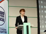 18 Monate Haft in den USA: Die russische Waffenrechtsaktivistin Maria Butina hat versucht, die US-Waffenlobby zu infiltrieren. Das Bild zeigt sie an einem Waffenrechts-Anlass in Moskau 2012. (Bild: KEYSTONE/EPA CIVIC CHAMBER OF THE RUSSIAN FEDERATION/HANDOUT)