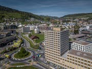 Blick auf die Stadt Kriens mit der Überbauung Mattenhof im Vordergrund rechts. (Bild: Pius Amrein, 25. April 2019)